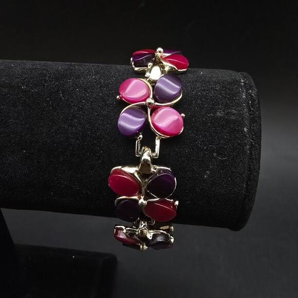 Pink Purple Thermoset Bracelet Vintage Light Gold Tone - Picture 1 of 7